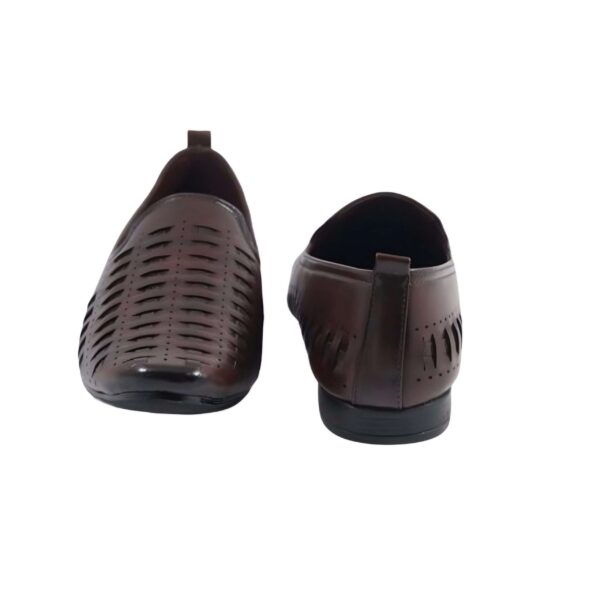 Trendy Comfortable juttis for Men - Image 9