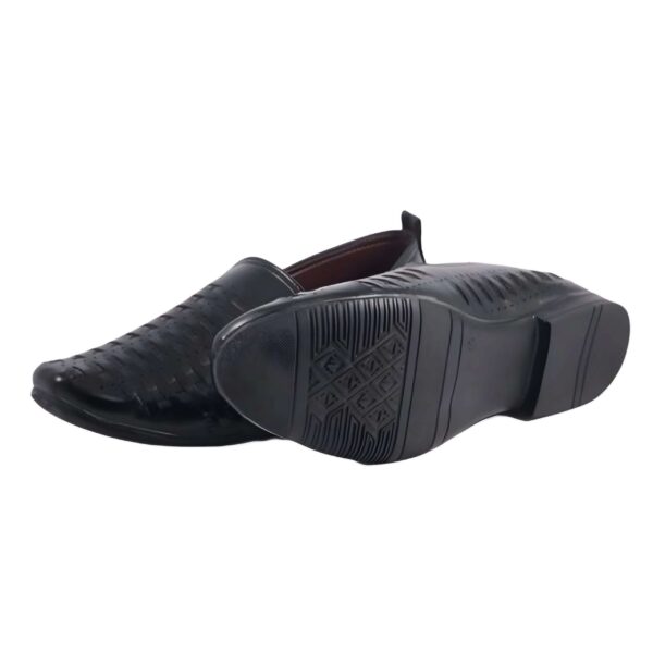 Trendy Comfortable juttis for Men - Image 13