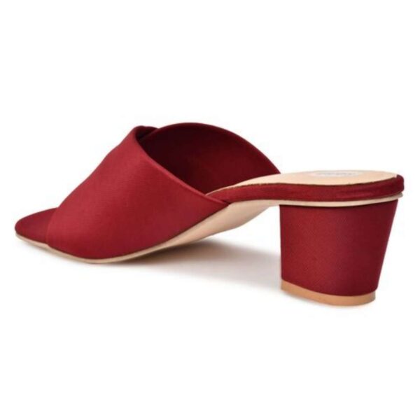 Cross straps block heel sandals for womens - Image 4
